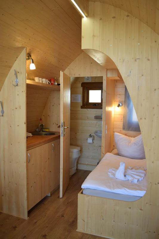 Schwimmpod An Der Peene Anklam Exteriör bild