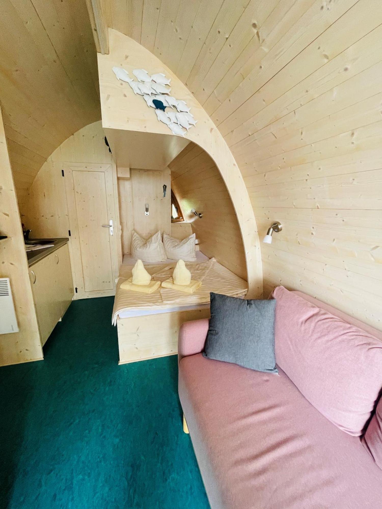 Schwimmpod An Der Peene Anklam Exteriör bild